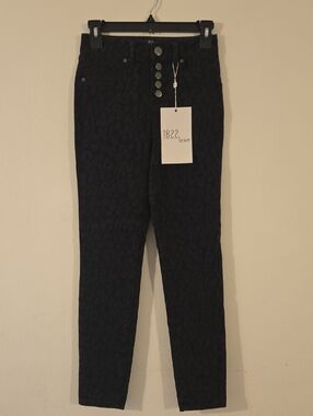 1822 Denim Women's Black Leopard-Print High-Rise Button-Fly Skinny Jeans Stretch